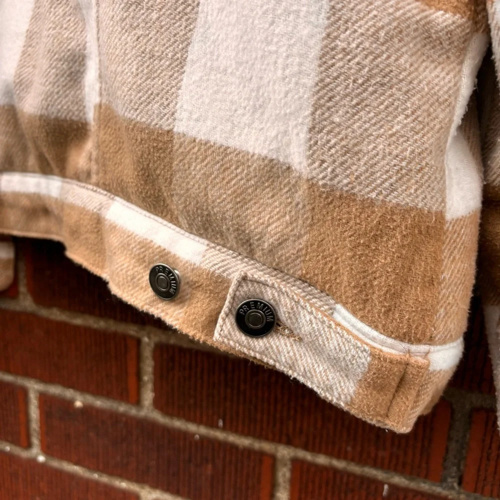 Love Tree tan and white Sherpa plaid jacket coat - Picture 7 of 8